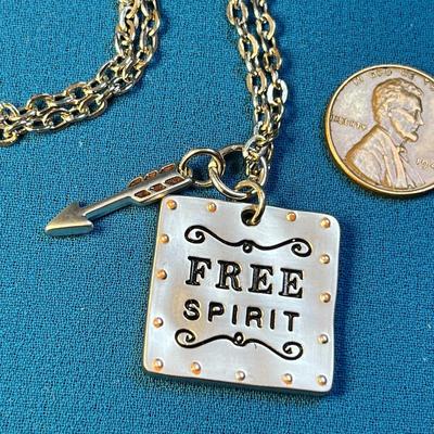 FREE SPIRIT PENDANT WITH ARROW CHARM NECKLACE