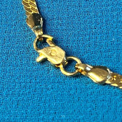ELEGANT TEARDROP PRONG SET RHINESTONE PENDANT ON SNAKE PATTERN GOLD TONE CHAIN