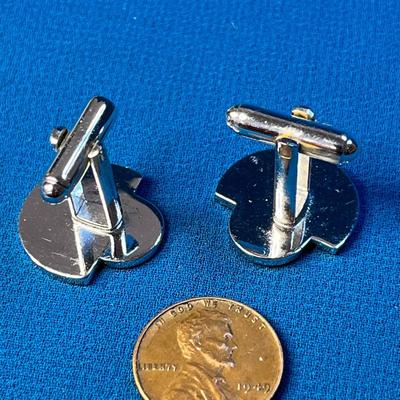 CLASSY SILVER TONE HORSE HEAD CUFFLINKS