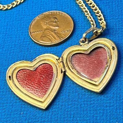 HEART SHAPED LOCKET ON CHAIN