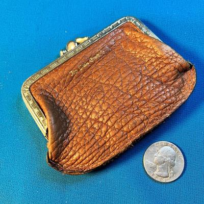 VINTAGE 2-SECTION LEATHER COIN PURSE