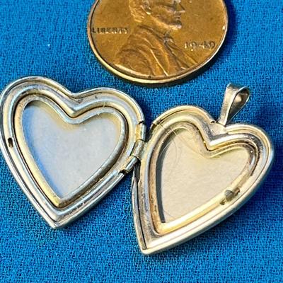 HEART SHAPED STERLING SILVER LOCKET PENDANT