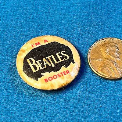 VINTAGE "I'M A BEATLES BOOSTER" PIN BACK BUTTON