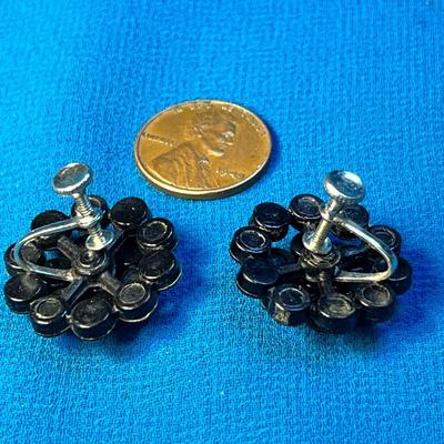 VINTAGE RHINESTONE IN BLACK SETTING CLUSTER EARRINGS
