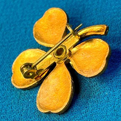 SWEET FOUR LEAF CLOVER ENAMELED PIN w/ FAUX PEARL CENTER