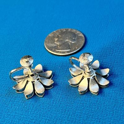 3-D PEARLY WHITE, SILVERTONE FLOWER EARRINGS w/ RHINESTONE CENTERS