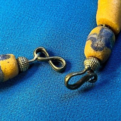 ETHNIC CHUNKY GREEN GLASS & CERAMIC BEAD NECKLACE