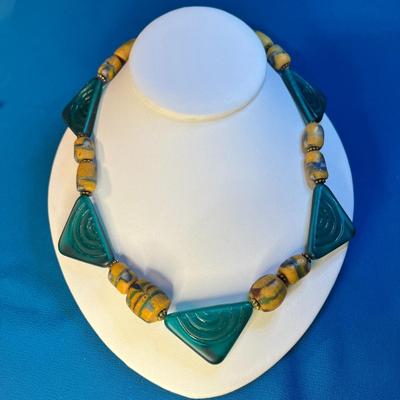 ETHNIC CHUNKY GREEN GLASS & CERAMIC BEAD NECKLACE