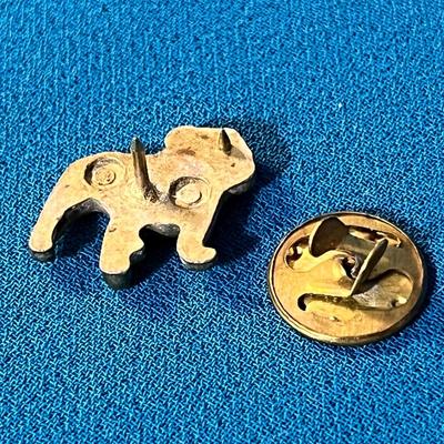 VINTAGE MACK TRUCK BULL DOG GOLD TONE PIN