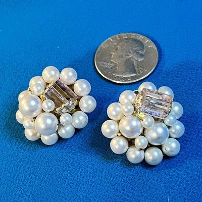 VINTAGE FAUX PEARL & FACETED PINK GLASS BEAD CLUSTER EARRINGS MADE IN JAPAN