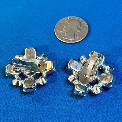 PRETTY BLUE ROUND & EMERALD CUT PRONG SET RHINESTONE EARRINGS