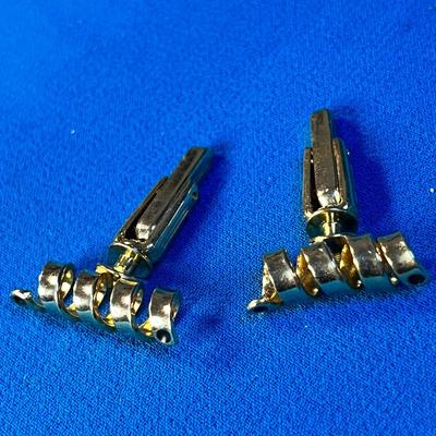 HICKOK GOLD TONE SPIRAL MOTIF CUFF LINKS