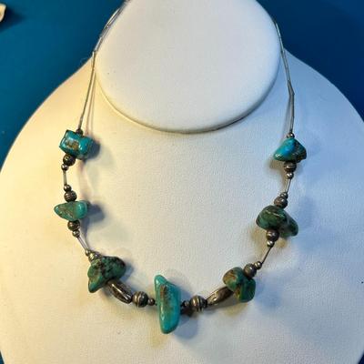 SILVER & TURQUOISE CHUNKS NECKLACE