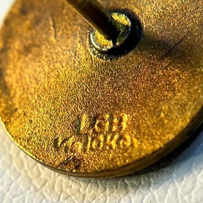 ENAMELED "US RUBBER" LAPEL PIN  1/10 10K GOLD