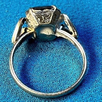 EMERALD SHAPE RUBY RED GLASS STONE IN SILVER TONE SETTING RING