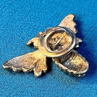 SILVERTONE CHUNKY LOOK BEE PIN