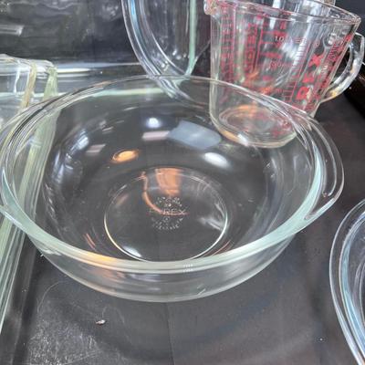 Vintage Pyrex baking glass pans