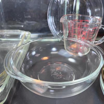 Vintage Pyrex baking glass pans
