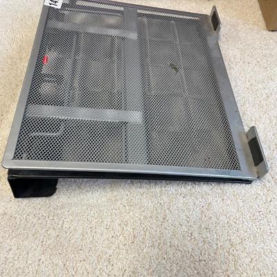 Rubbermaid portable desk
