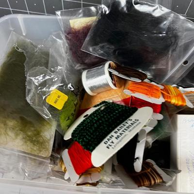 Tug of Dubbing, Thread and Yarn for FLY TIE 