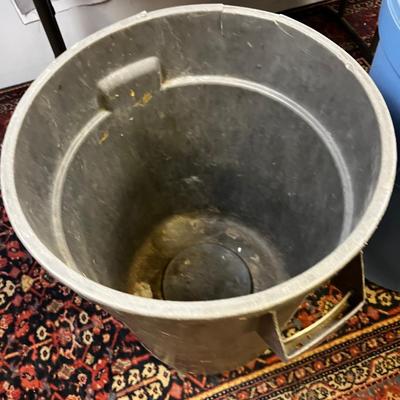 2 Garbage Cans 