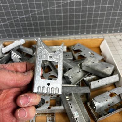 2 X 4 Fence Hangers 