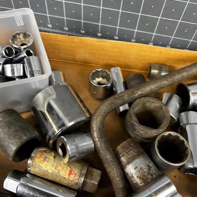 Sockets and Socket Wrenches