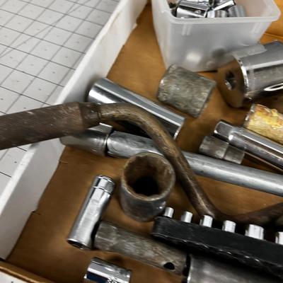 Sockets and Socket Wrenches