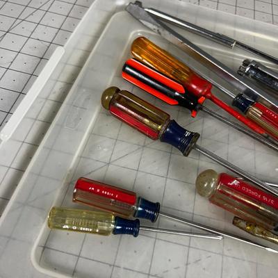 Screw Drivers, Lots of Craftsman