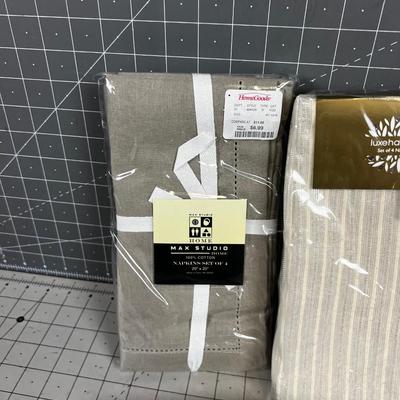 All New in the Package 5 Sets of 4 NAPKINS