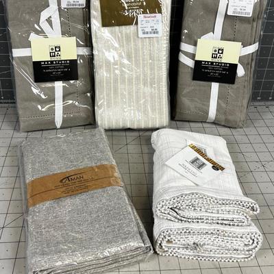 All New in the Package 5 Sets of 4 NAPKINS