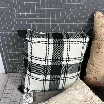 4 New Pillows