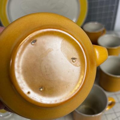 Fabulous Eldorado Earthenware FRANCISCAN Stoneware Partial Set Mustard Gold Flower Design