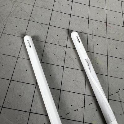 2 Apple Pencil's 
