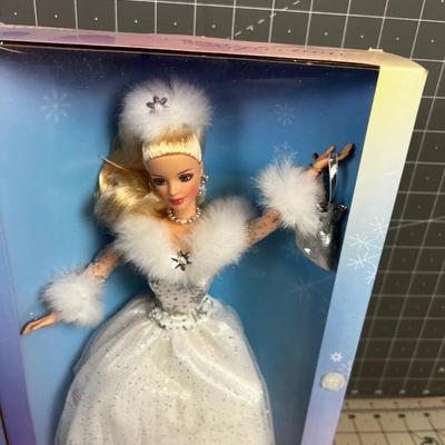 Barbie's Winter Reflection 2002 New in the Box 