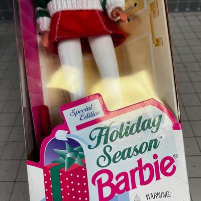 Holiday Season Barbie 1996 New in the Box 