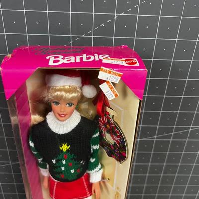 Holiday Season Barbie 1996 New in the Box 