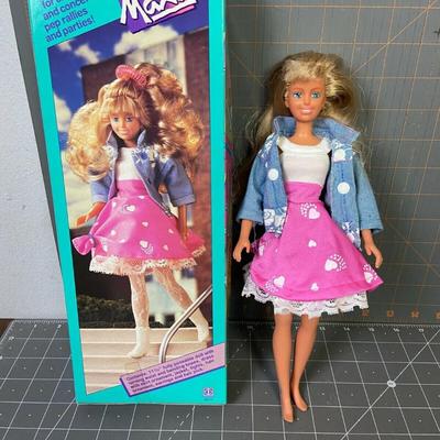 Hasbro Lookin' Smart Maxie #8210 OPEN