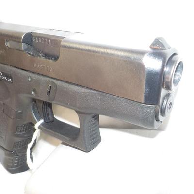 Glock 27 / Austria, / >40 cal. pistol, 1 mag/ est. $340 to $550.