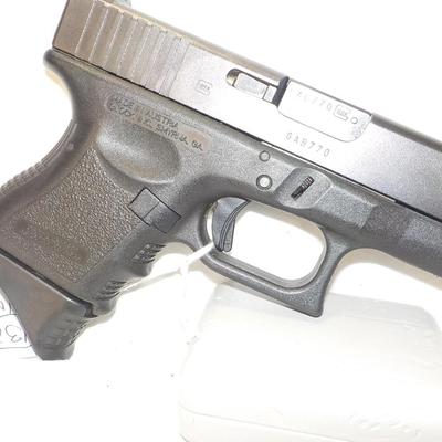 Glock 27 / Austria, / >40 cal. pistol, 1 mag/ est. $340 to $550.