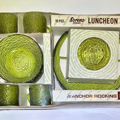 Extremely Rare 1960â€™s 16 Piece Anchor Hocking Soreno Design Luncheon Set