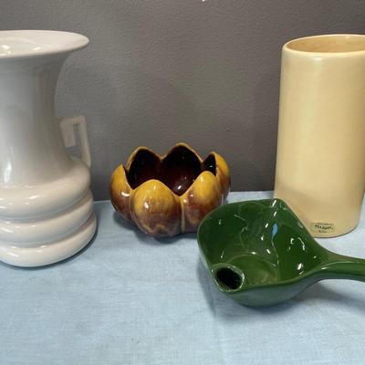 2 ceramic vases, 1 bowl and 1 pouring dish with handle.