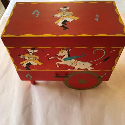 Musical jewelry box