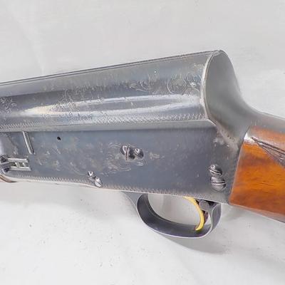 Vintage Browning "Sweet Sixteen" 16 ga. shot gun , est $300 to $700.