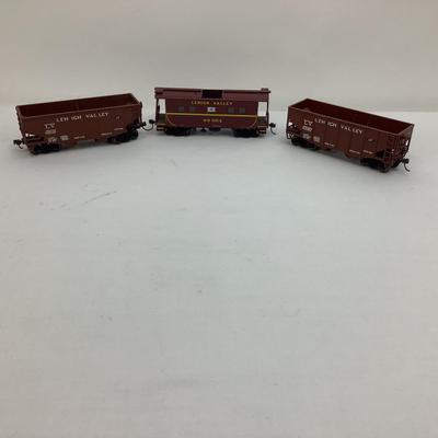 462 Bachman Lehigh Valley Caboose & Two Hopper Cars N Scale Trains