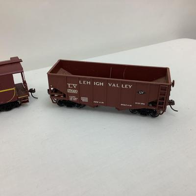462 Bachman Lehigh Valley Caboose & Two Hopper Cars N Scale Trains