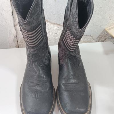 Men's Like new Ariat square toed Cowboy boots American flag Size 10D
