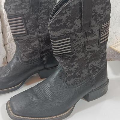 Men's Like new Ariat square toed Cowboy boots American flag Size 10D