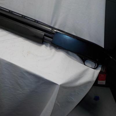 Winchester Defender Model 1300 , 12 gauge , pump shot gun, 2.75 & 3 in./est.$300 to $500.