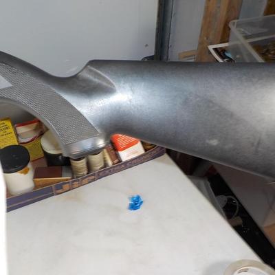 Winchester Defender Model 1300 , 12 gauge , pump shot gun, 2.75 & 3 in./est.$300 to $500.